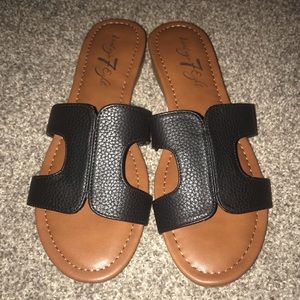 Women’s sandals